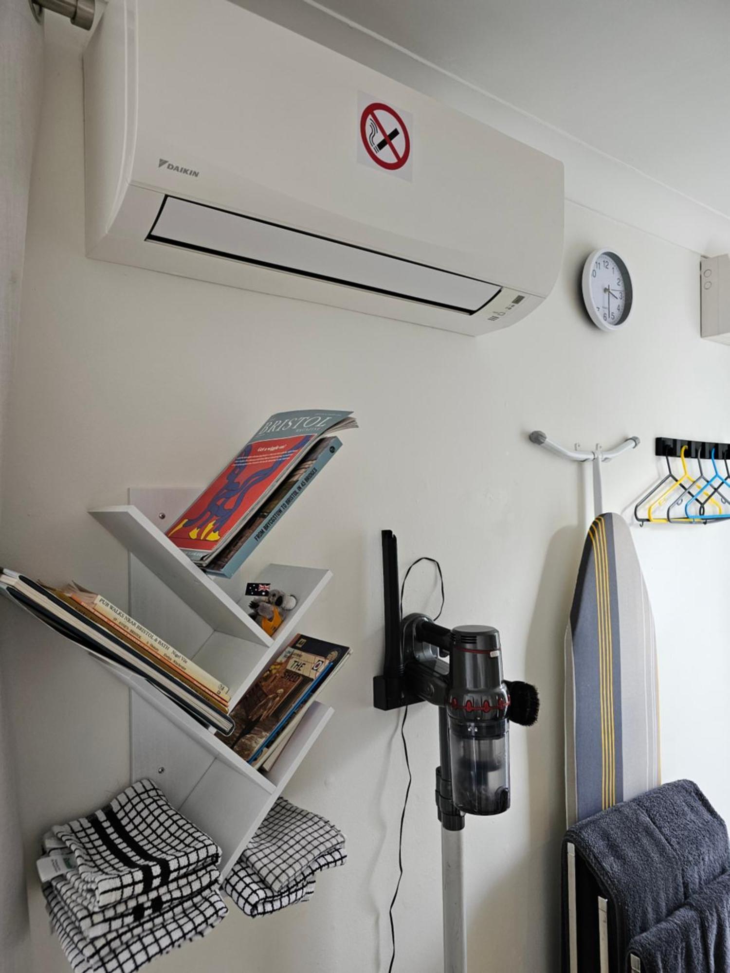 Apartamento Modern Immaculate Studio With Ac & Parking, Outside The Caz Bristol Exterior foto