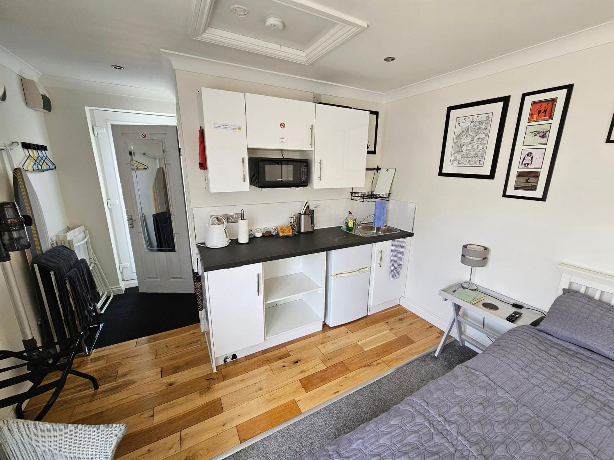 Apartamento Modern Immaculate Studio With Ac & Parking, Outside The Caz Bristol Exterior foto